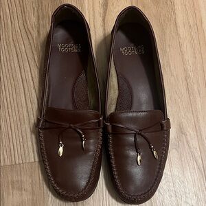 Mootsies Tootsies Brown Slip-On Loafers Sz 8.5
EUC